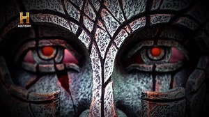 Giorgio Tsoukalos visita el Laboratorio de Robótica y Mecanismos de la UCLA, para conocer los avances en la creación de robots humanoides, creados para realizar muchas tareas de los humanos. ¿Son los robots inteligentes una amenaza para la humanidad? ¿o el siguiente paso en la evolución humana? Muchos creen que la respuesta ya fue determinada hace miles de años ¿somos de algún modo robots orgánicos? A muchos les preocupa que nos reemplacemos con la inteligencia artificial; pero quizás deberíamos