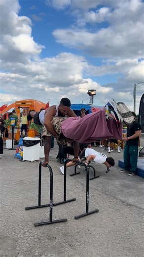 Strength is silence in motio . #circus #athlete #acrobatics #calisthenics #streetworkout #california #motivation #explore #explorepage | Sekou Acrofit
