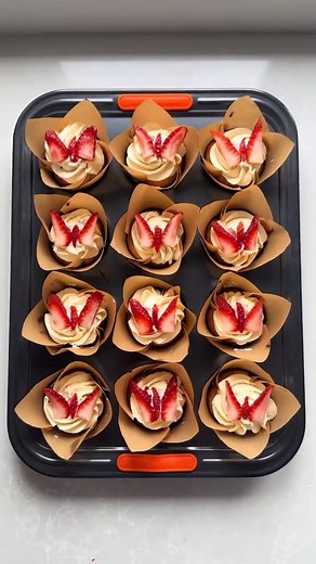 strawberry butterfly cupcakes :) #strawberryshortcake #cupcakes #springdessert #strawberry #dessert