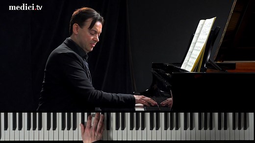 [NEW] 🎶🎹 Ever wanted to see a pianist perform Beethoven's Moonlight sonata up close and learn a few tricks? Now you can: watch Dejan Lazic's masterclass on medici.tv! 🎶🎹 https://bit.ly/3LW3P77 | medici.tv