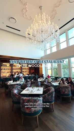 PRETTIEST RESTAURANT IN THE WOODLANDS ✨ Grab your girls and head on over to The Audrey at Market Street! Located on the second floor and named for the icon, Audrey Hepburn, this gorgeous, modern space is the perfect place for a GNO. 🥂 The Audrey serves up contemporary American cuisine for brunch, lunch, and dinner. A few of our favs from the menu were the Charcuterie on Sunset, Black Truffle Hamachi, Burrata, and Shrimp & Colossal Crab Scampi, and the Rose Water Lemon Drop made the most beautif