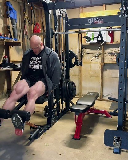 Home gym LEG WORKOUT with MAJOR FITNESS all-in-one smith machine and the leg extension attachment.