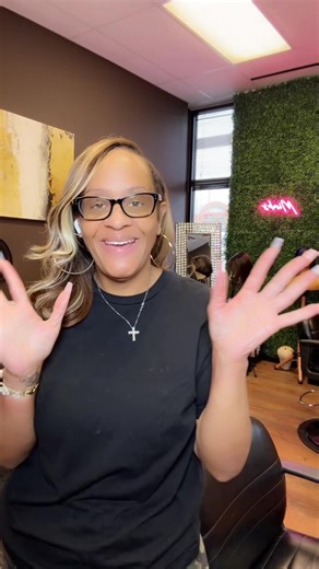 STYLISTS, LET’S GO! 🚀✨ The FIRST Minks Method™ Hair Replacement Masterclass of 2026 is officially open — and EARLY BIRD is live! If you’re a LICENSED hairstylist ready to step into the world of luxury non-surgical hair replacement, this is your sign. ❤️‍🔥 🎓 ONE FULL DAY. HANDS-ON. TRANSFORMATIONAL. Here’s what you’ll learn: • Live model application • Product knowledge • Vendor connections • Lace-based, polyurethane other materials • Scalp analysis • Unit prep • Cutting styling • Social media 