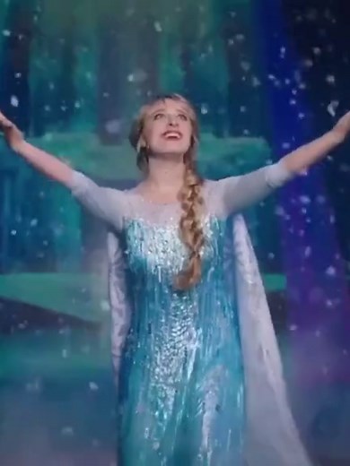 (Throwback) Chelsea Emma Franko was featured as Elsa in Frozen: Live at the Hyperion for Disney's National
