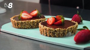 /VIDEO/ Desert de post și super gustos. Cum gătim tartă cu zmeură și ciocolată neagră: Rețeta pas cu pas