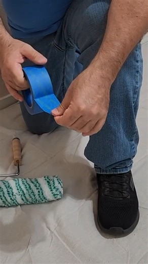 143K views · 334 reactions | Grab some painter’s tape… but not for what you think!  Try this amazing paint roller hack using painter's tape to remove the lint on your roller to get a flawless finish every single time! No more annoying bits ruining your masterpiece… Your walls will thank you!  | Hometalk | Facebook