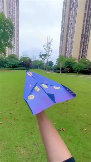 Replying to @)𖦹•🦷sam🌞•𖦹( Toddler must have! It's a great toy for children during summer vacation& the babies love paper airplane!It's even for the older kids!Love it.#tiktokshop #usa #fyp #tiktok #origamitutorial #airplane #easydiy