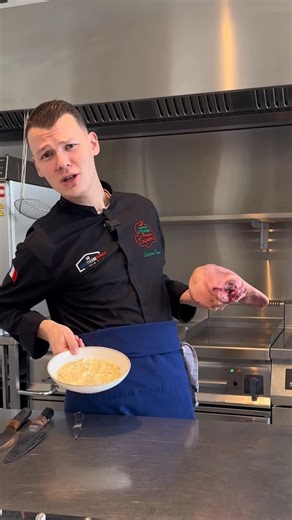 Kevin Cookg | Chef & Recettes on Instagram: "La vraie recette de la sauce gribiche, simple et efficace 🤍 Une sauce froide incontournable de la cuisine française : œufs durs, moutarde, câpres ( pour ceux qui aiment ), cornichons… tout est question d’équilibre 😉 c’est aussi l’une des meilleures sauce pour une tête de veau 🤤 #recette #chef #humour"