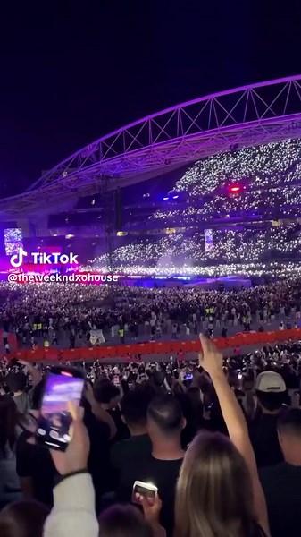 DIE FOR YOU IN SYDNEY🇦🇺#AfterHoursTillDawnTour #sydney #theweeknd #abeltesfaye #australia #dieforyou #song #live #theweekndconcert #afterhourstildawnstadiumtour #afterhourstilldawntour #fyp #goviral