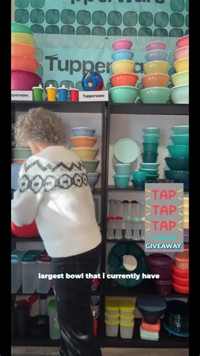 Tupperware Thatsa 42 cup Mega Bowl - Large Serving Dish for Tableware