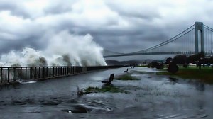 世界各国最严重的自然灾害实拍，真的是令人震惊的画面