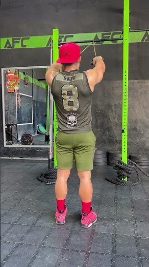 Remo para redondos #resistancebandsworkout #backworkout #upperbodyworkout