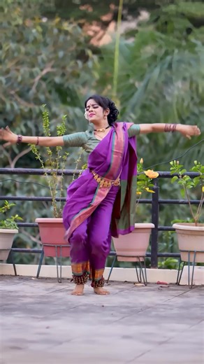 475K views · 15K reactions | Bhumika Tiwari Performing Lavani Dance on Kambar Lachakli !!! Dance Inspiration - Dance Category - Lavani Song - Kambar Lachakli #bhumikatiwari #bhumikatiwaridance #chotisridevi #kambarlachakli #lavanidance #chotisridevidance #dancer #lavanidancer #fypage #foryourpage | Bhumika - Child Artist & Dancer | Facebook