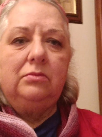 Swipe, Hydrate & Repeat Dry Lips Alert How to fix it? Vaseline Gluta-Hya lip serum gloss comes into play to help keep lips healthy and glowing, feeling as good as they look. It tints, plumps and protects the lips. Delivers instant moisturization with a sheer natural colour This unique, lightweight, non-sticky serum gloss melts into the lips for ultimate comfort and a smooth, high shine finish This lip serum gloss is formulated with A tripeptide clinically proven to enhance fullness and radiance 