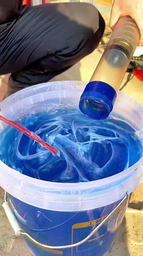 Removable suction cup, suitable for use with grease gun#grease #lubricant #oil #fyp #fypシ #viral #trending #satisfying #equipment #hgv #mechanical #excavator #bearing #truck #hightemperaturegrease #manufacturinggrease #lube