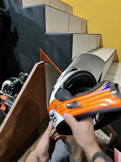 Montón de cascos y Xbox 360 en bodega: qué hay dentro