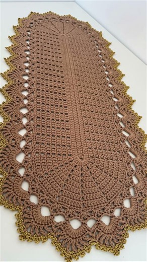 Clica no título abaixo ⬇️ Trilho de mesa em crochê 👇🏻🤎