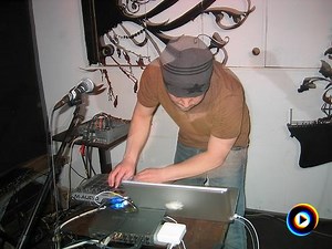 8bit bEtty | Lyrics, Song Meanings & Music Videos