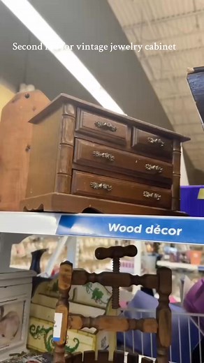 Olive color 🫒 lemon print 🍋my favorite combo ❤️ #asmr #jewerlybox #thrifted #restoration #creatorsearchinsights | Anastasha Art