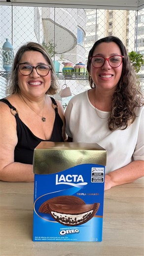 Hoje foi dia de colocar à prova o famoso Lacta Oreo @lactaoficial 👀🍫 Chocolate ao leite por fora recheio sabor chocolate branco com pedaços de Oreo por dentro… A combinação parece perfeita, né? 🤍🍪 Mas será que ele realmente entrega tudo isso? É equilibrado ou enjoativo? Vale repetir a compra ou é só hype de Páscoa? 👀🔥 Testamos, analisamos cada detalhe e a nossa opinião pode te surpreender… 😮 Agora me conta: você teria coragem de experimentar? 👉 Manda esse post pra aquela pessoa que AMA O