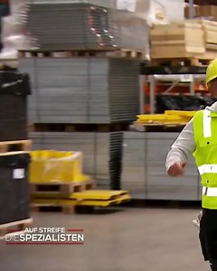 ACHTUNG GEFAHR! Ein junges Mädchen ist unter einer tonnenschweren Last begraben. Ein Fall für die Spezialisten.💪👋 #AufStreifeDieSpezialisten --- 👉"Auf Streife - Die Spezialisten" | MO-FR | 15:00 Uhr in SAT.1 | Auf Streife