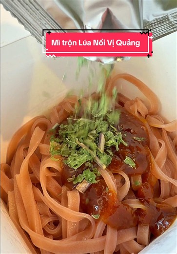 Mì trộn Lúa Nổi Vị Quảng – Mì khô đậm sốt nhưng vẫn healthy