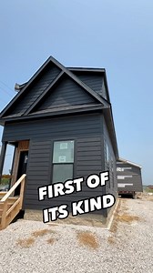 💪🏼This is INCREDIBLE 2 story single section modular home! This prefab house is like nothing else out there! WATCH THE FULL TOUR ON THE CHANNEL FOR ALL THE INFO AND PRICING, link in bio!#prefabhouse #housetour #newhome #realestate #house #manufacturedhomes #prefabhomes #modularhome #modularhouse | Chance's Home World