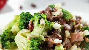 Old Fashioned Amish Broccoli Salad Recipe