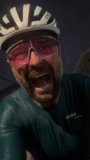 Thiago Drews on Instagram: "112 km de chuva ! E você, quando sai no portão, sequinho, vê a chuva caindo, você vai ? Hoje foram 4 horas de chuva ininterruptamente com muita gratidão no coração, conversas malucas e amizade ! @rafaelbragaciclista não finge nunca e é mais “doido” que eu né @drewscarol Moiá móia mesmo, só não vale é fingir ! Brutimais"