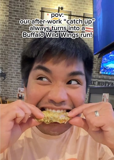 Buffalo Wild Wings Chicken Wings & Sandwich Highlights