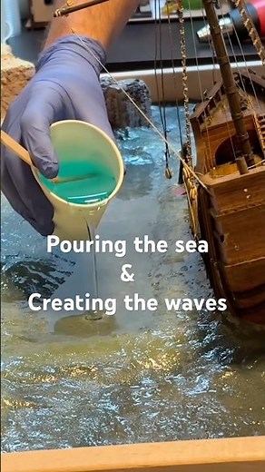 Turning resin into a realistic sea - Santa Maria diorama