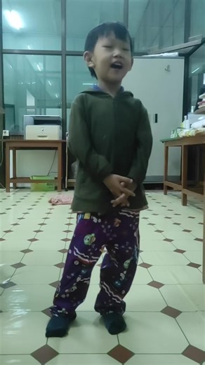 Funny abc phonics song by Lynn (2)#abcsong #phonics #jollyphonics