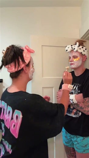 back home with my woman & she’s obviously loving it! #wlw #wuhluhwuh #wlwcouple