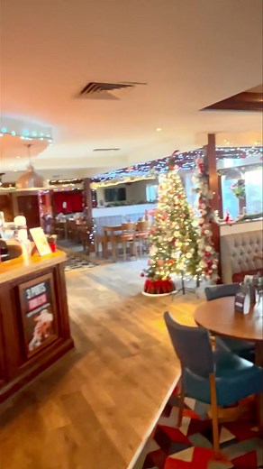 ✨✨✨HO HO HO Merry Christmas ✨✨✨ And just like that our decorations are up and ready for Christmas 2025 🎅🏻🎁 Don’t they look great 🤩 We’re feeling proper festive……GUESS WHAT OUR FESTIVE MENU STARTS TODAY 😱🎄 That’s right our Festive Specials Menu lances today from Festive Mac & Cheese to Festive Burgers 🍔 🧀 Have you booked onto our Breakfast with Santa & Breakfast at Whoville🍬🍭Spaces are filling quick Book your Christmas Party today at foxcubpubspennymoor.co.uk | Fox Cub-Spennymoor