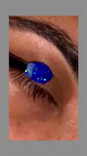 This blue pigment, link in bio to see it glow! 💙