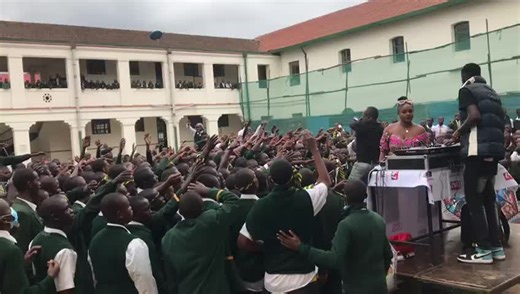 Gembetenge! @juacaligenge @jeshijinga_ 😎😎😎💥💥💥 Jamhuri High School Genge Damu.#genjenimbaya