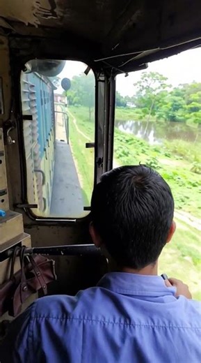 🚆Train Driver POV on Railway Bridge 😱 Inside Cab View قطار من الداخل Viral Train Video रेल ब्