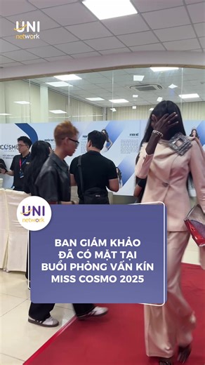 Ngay lúc này không khí đang nóng hơn bao giờ hết khi các vị ban giám khảo đã mặt tại buổi châm thi hôm nay. #MissCosmo #UniNetwork #TikTokGiaiTri