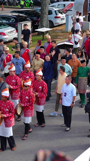 First-ever parade through Kampong Glam to mark the reopening of the Malay Heritage Centre - a vibrant celebration of culture, heritage and community!