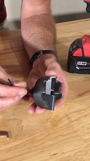 1.2K views · 11 reactions | Check out how easy and quick it is to change the blade on Milwaukee’s SwitchBlade Self-Feed Bits! #MilwaukeeTool #tools #powertools #ptrmil19 #drilling #drills | Pro Tool Reviews | Facebook