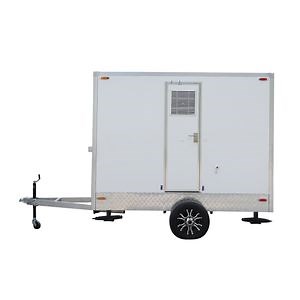 [Hot Item] Fiberglass Restroom Trailer Mobile Trailer Toilet with Waste Tank