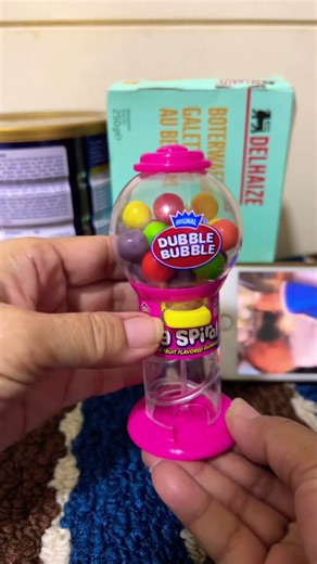 Wow very beautiful dubble bubble gumball machine