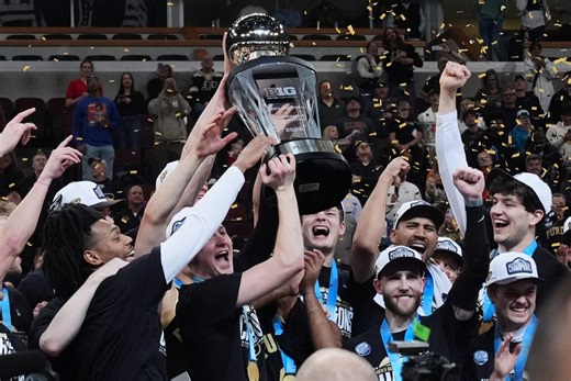 Purdue basketball fans celebrate Big Ten win enroute to March Madness