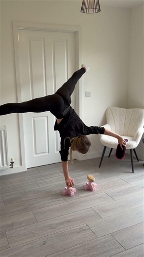 One arm press conditioning #acrobatics #acro #shorts #dance