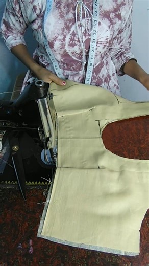 Invisible tucks lagane ka tarika 🥰 || #shorts #youtubeshorts #blouse