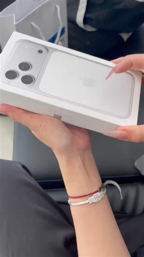 2.3K views | Plus de 20 000 jeux rétro intégrés, une qualité 4K ultra fluide, et 2 manettes sans fil offertes pour jouer en duo instantanément ⚡ Branchez, jouez, et replongez dans les meilleurs classiques du gaming sans limite  | Gmc Electronic | Facebook