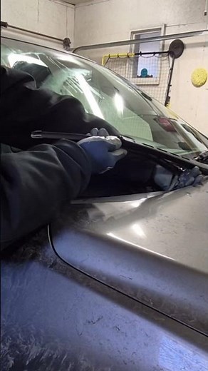 Replacing Chevy Equinox windshield wiper blades