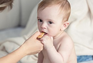 Biscuits for Babies: Reasons to Avoid and Alternatives