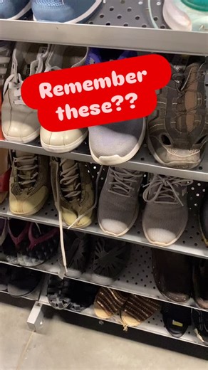 Exercise sandals by Dr Scholls have been around since the 1950s! They claimed to be for toning your calves. In any case, they’ve become a classic look! #drschollssandals | Pish Posh Reselling