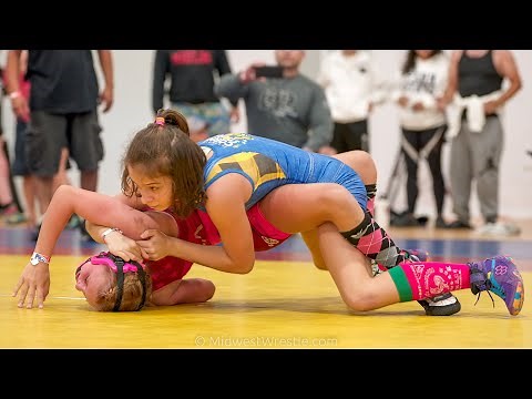 46 kg Girls Freestyle – Maya Alvarado {B} of IL CornStars Black vs. Kara-Lynn Dover {R} of WOW South